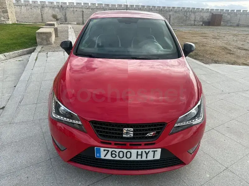 Usado Seat Ibiza SC CUPRA 180 CV (132 kW) 2014 Rojo Utilitario