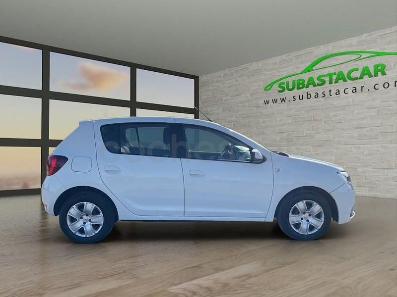 Usado Dacia Sandero Comfort 95 HP (69 kW) 2020 Branco Sedan