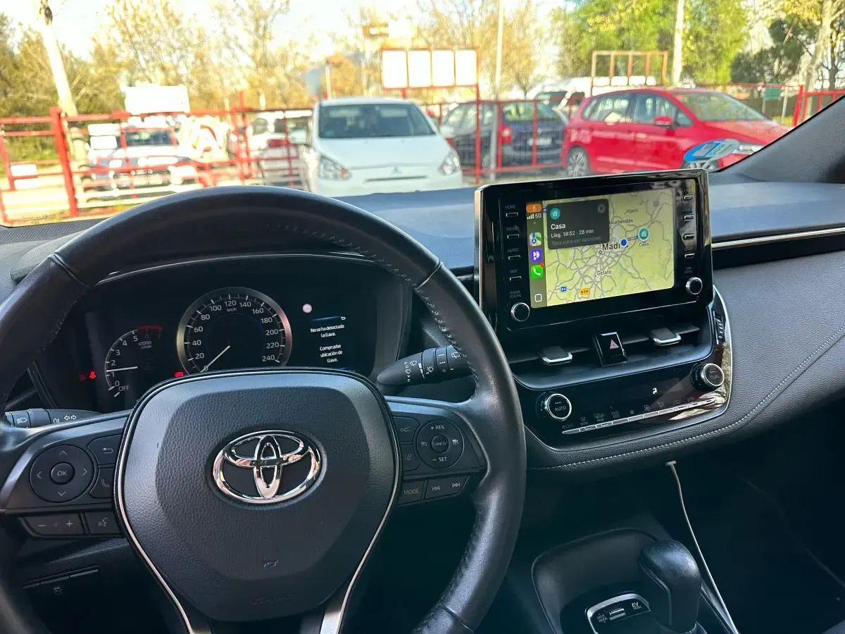 Usado Toyota Corolla Business Edition 122 CV (89 kW) 2021 Blanco