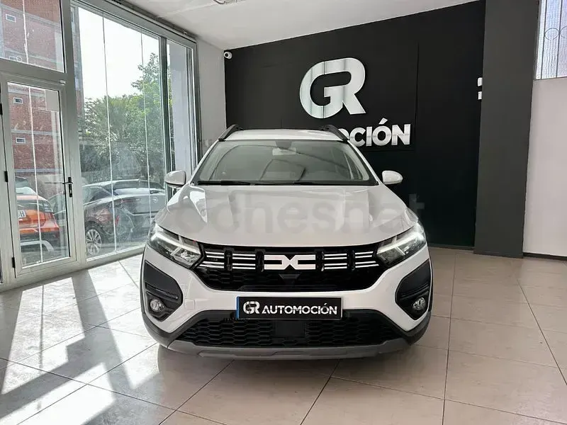 Usado Dacia Jogger Comfort 110 CV (80 kW) 2023 Blanco Monovolumen