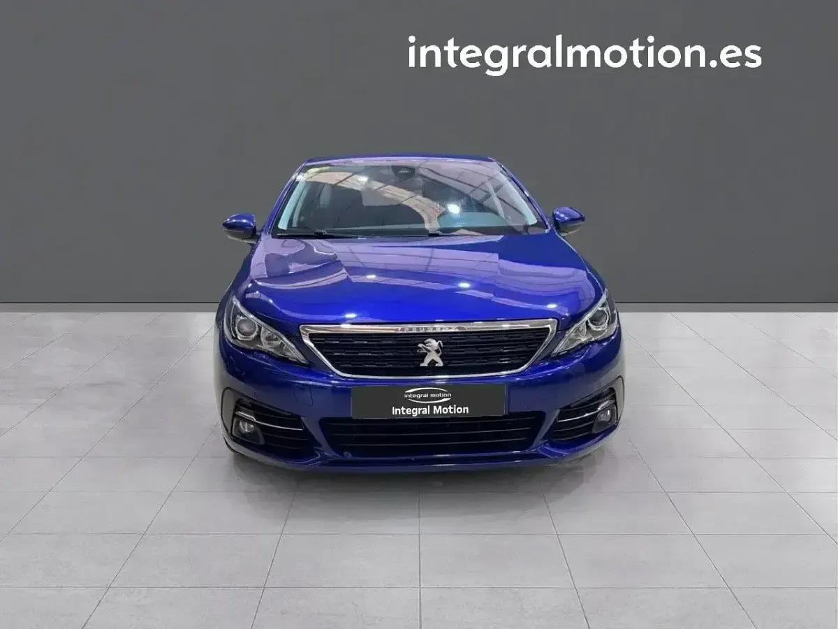 Usado Peugeot 308 SW Active 99 CV (72 kW) 2018 Azul Familiar