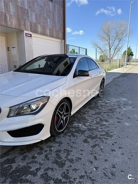 Usado Mercedes CLA220 AMG line 170 CV (125 kW) 2015 Blanco Berlina