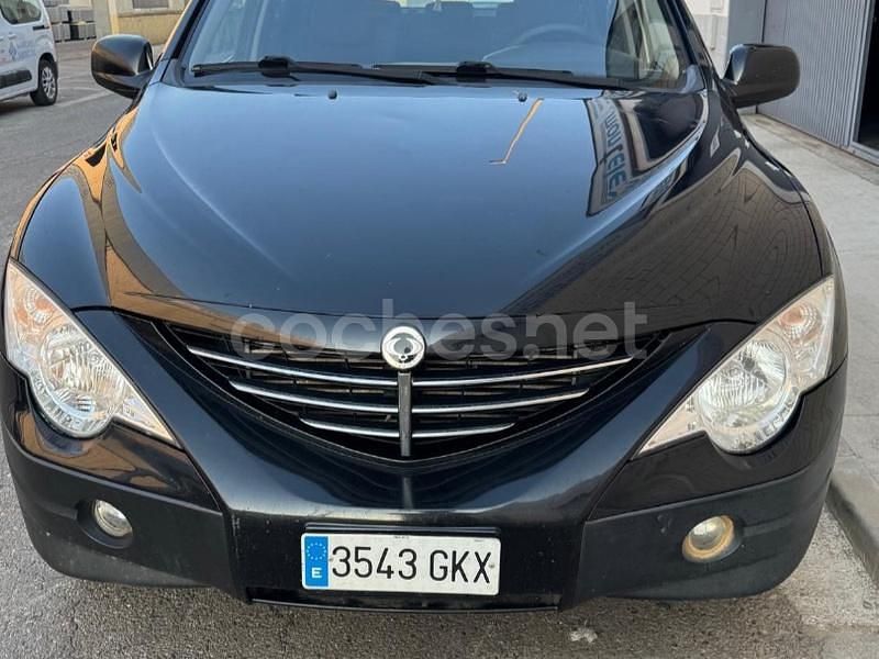 Negro Usado 2009 Ssangyong Actyon SUV | 6500 € (Caro) - Imagen 1/4