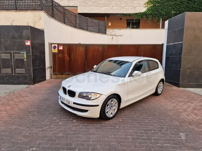 Usado BMW 116 Comfort Edition 115 CV (84 kW) 2010 Blanco Utilitario