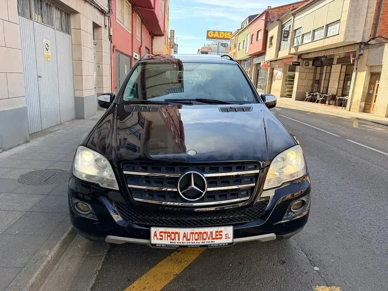 Usado Mercedes ML350 231 CV (169 kW) 2010 Negro SUV