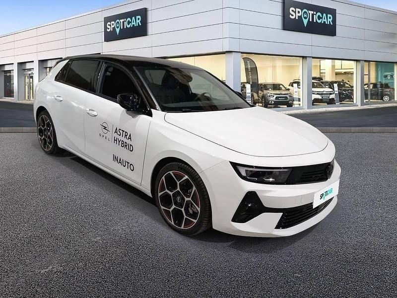Usado Opel Astra 180 CV (132 kW) 2023 Blanco Berlina
