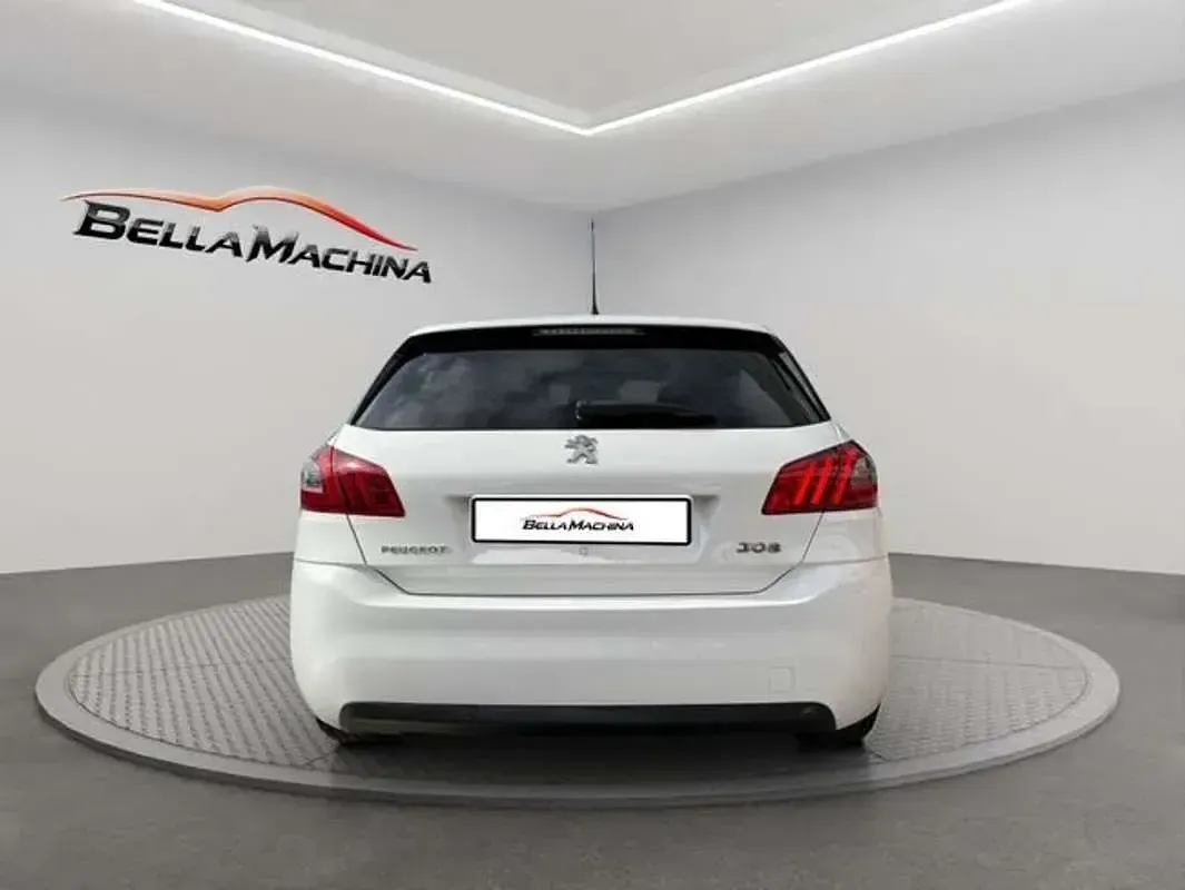 Usado Peugeot 308 Allure 131 CV (96 kW) 2021 Blanco Utilitario