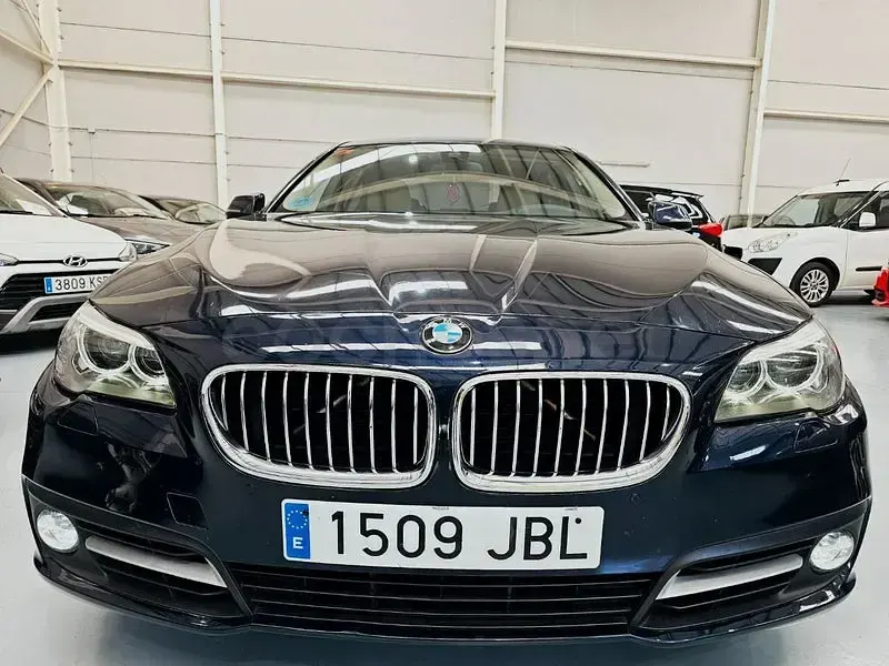 Usado BMW 520 Luxury Line 190 CV (139 kW) 2014 Azul Berlina