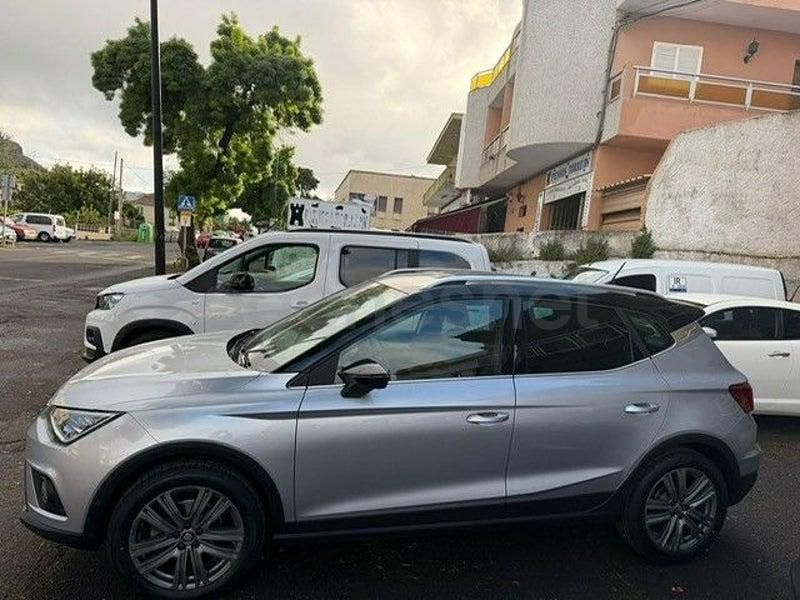Usado Seat Arona Ecomotive 115 CV (84 kW) 2020 Gris / plata SUV