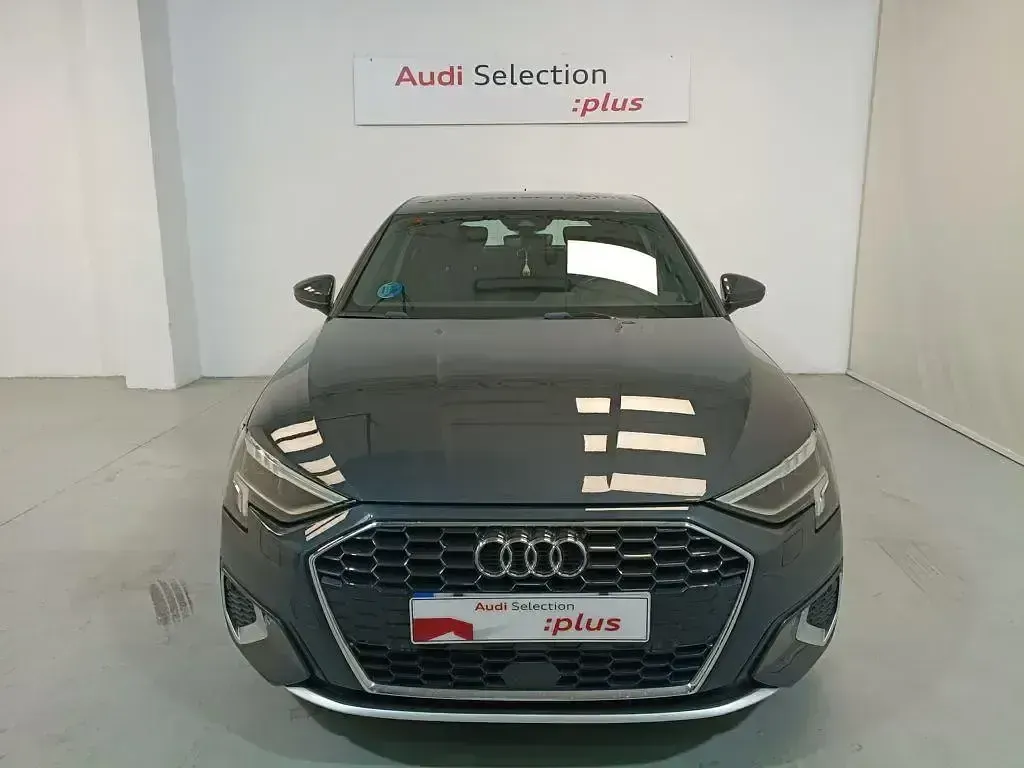 Usado Audi A3 Advanced Plus 110 CV (80 kW) 2021 Gris Berlina