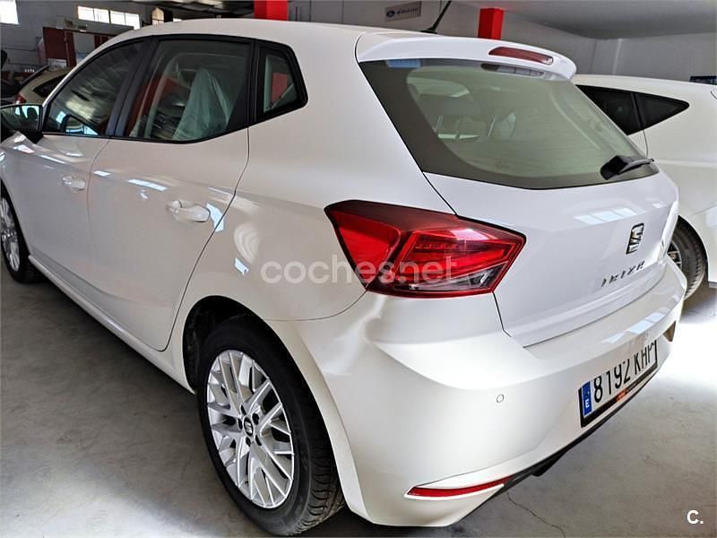 Usado Seat Ibiza Style 95 CV (69 kW) 2018 Blanco Berlina