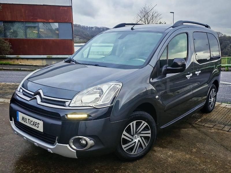 Usado Citroën Berlingo XTR 114 CV (83 kW) 2015 Gris / plata Monovolumen