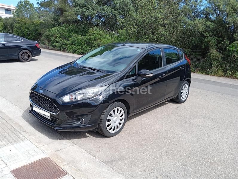 Negro Usado 2016 Ford Fiesta Trend Utilitario | 7500 € (Precio justo) - Imagen 1/4