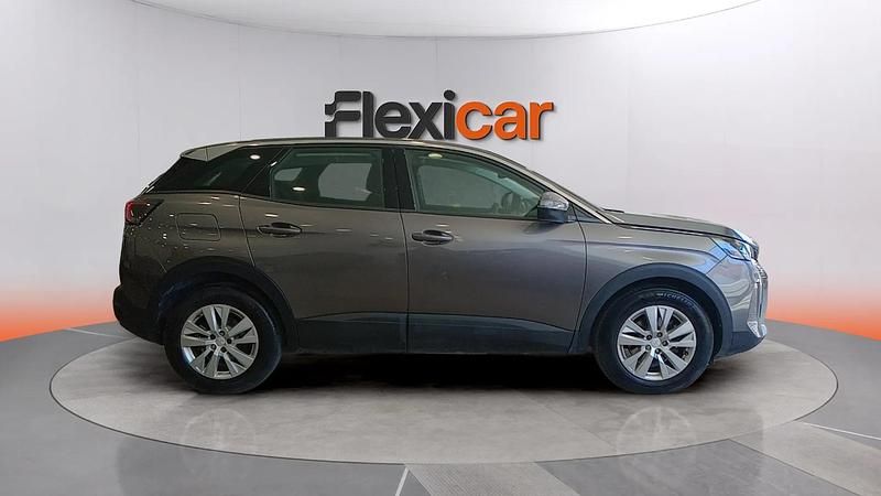 Usado Peugeot 3008 Active 131 CV (96 kW) 2021 Gris SUV