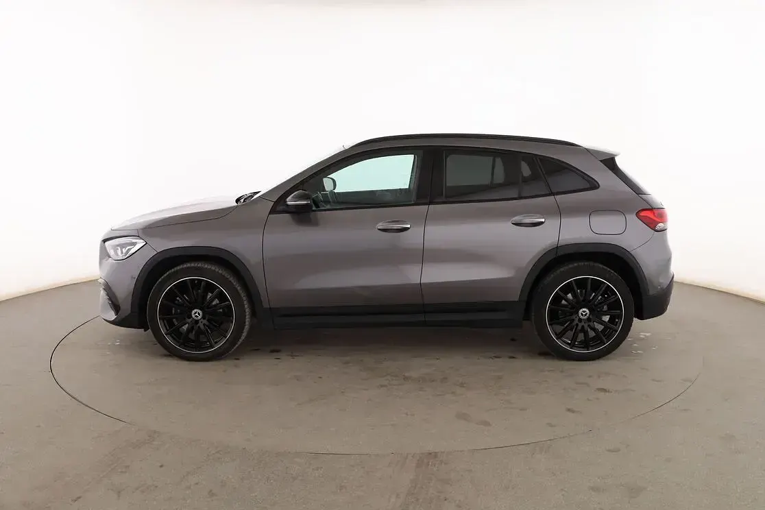 Usado Mercedes GLA250 AMG line 218 CV (160 kW) 2022 Gris SUV