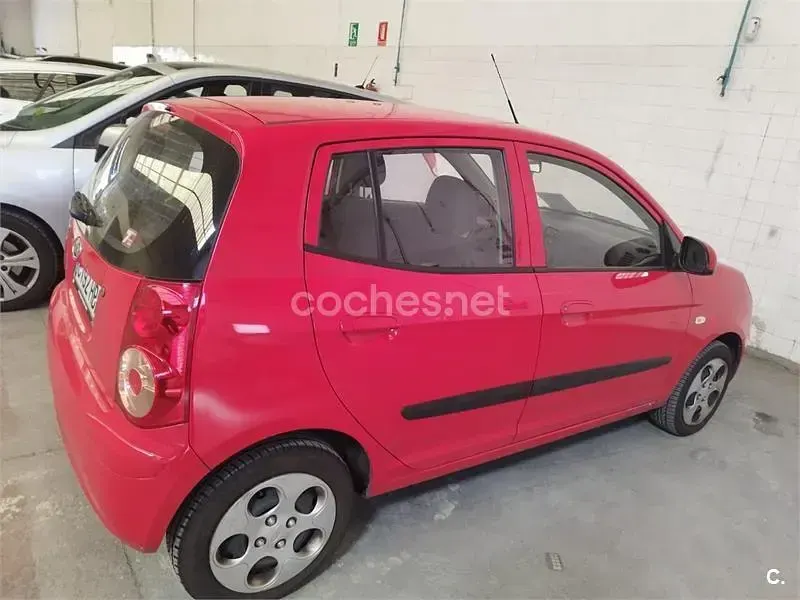Usado Kia Picanto 62 CV (45 kW) 2011 Rojo Utilitario