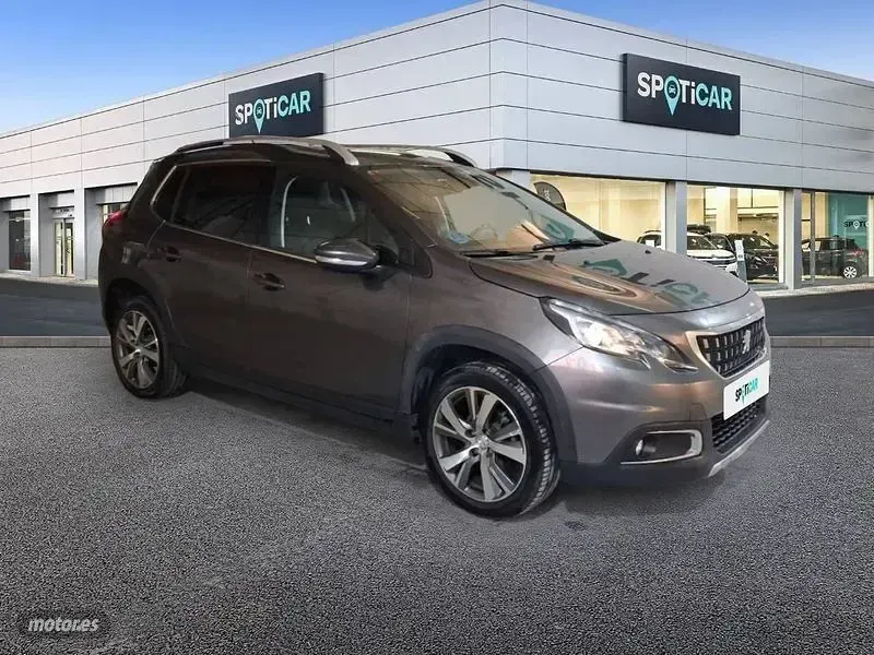Usado Peugeot 2008 Allure 100 CV (73 kW) 2019 Gris SUV