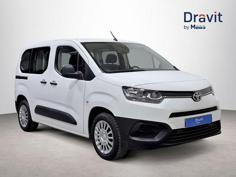 Usado Toyota Proace 102 CV (75 kW) 2022 Blanco Monovolumen