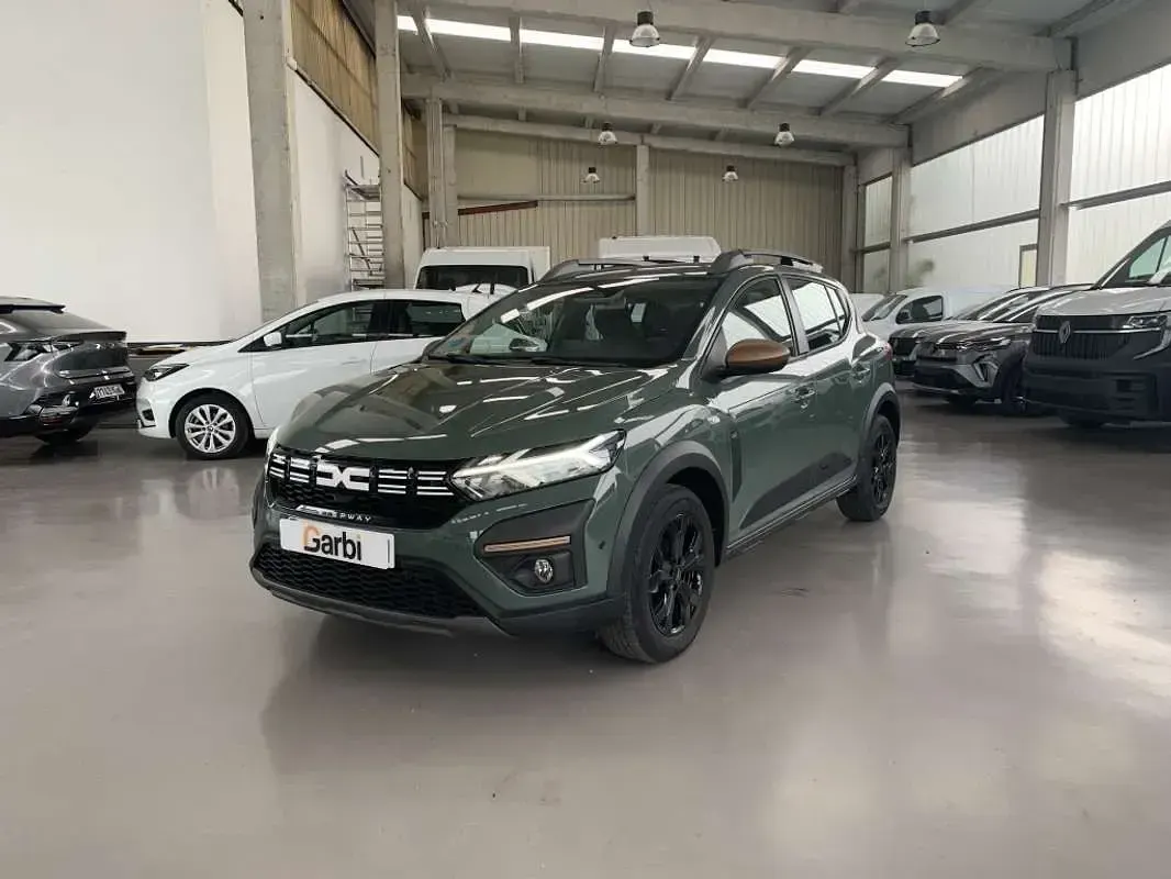 Usado Dacia Sandero Extreme 101 CV (74 kW) 2025 Verde Utilitario