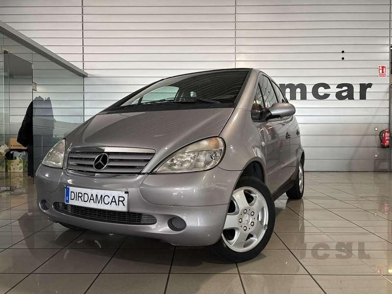 Usado Mercedes A140 Classic 82 CV (60 kW) 2000 Plateado Utilitario