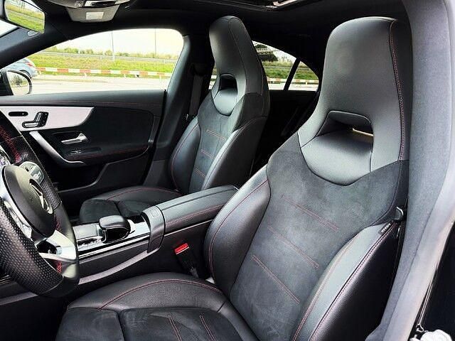 Usado Mercedes CLA200 AMG line 163 CV (119 kW) 2019 Negro Berlina