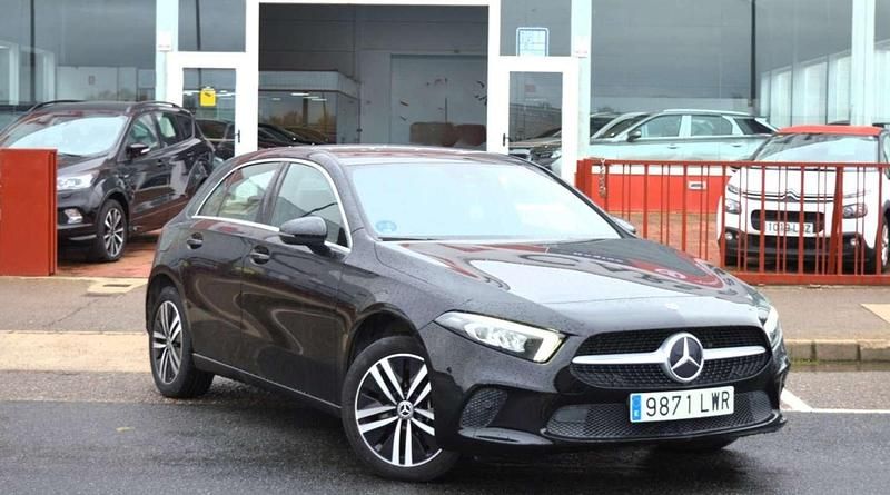 Usado Mercedes A250 218 CV (160 kW) 2022 Negro Utilitario