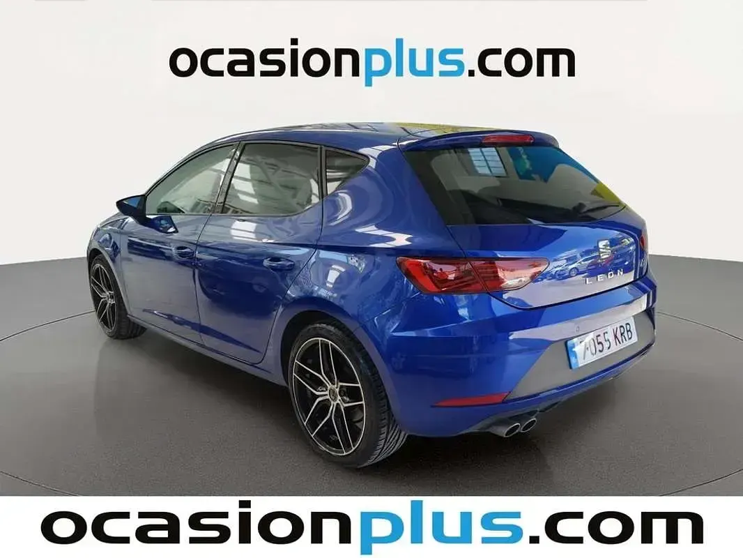 Usado Seat Leon FR 130 CV (95 kW) 2018 Azul Utilitario