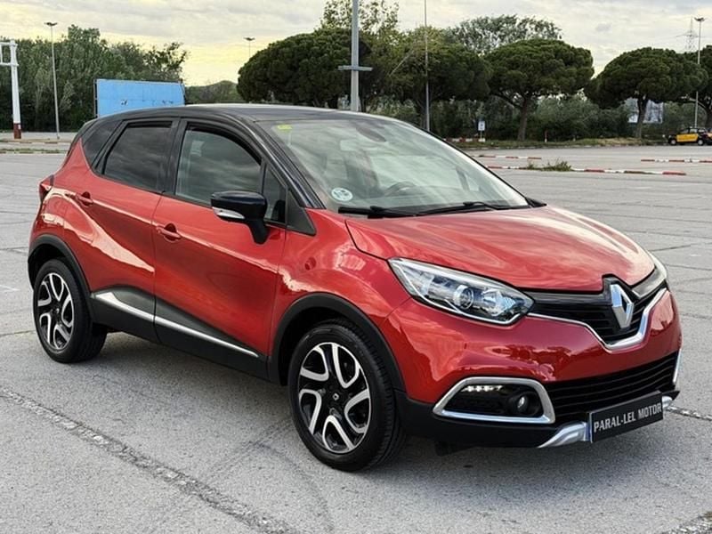 Usado Renault Captur Intens 90 CV (66 kW) 2015 Granate SUV