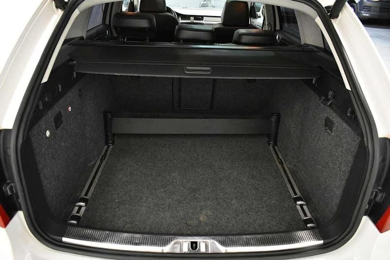 Usado Skoda Superb Elegance 160 CV (117 kW) 2011 Blanco Berlina