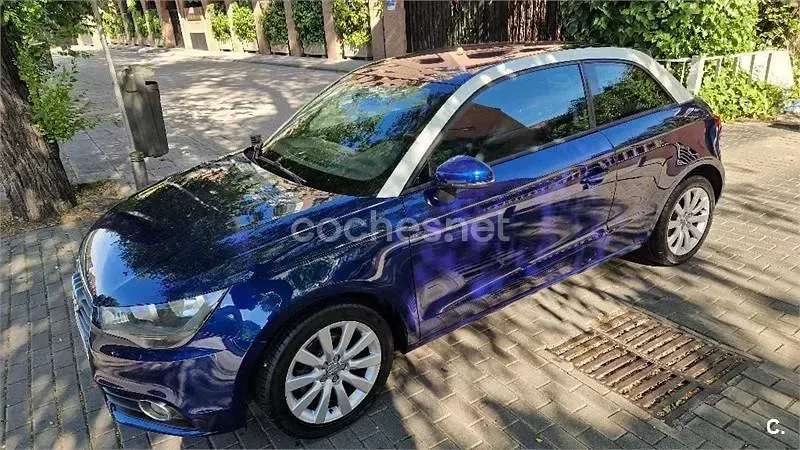 Usado Audi A1 Attraction 90 CV (66 kW) 2013 Azul Utilitario