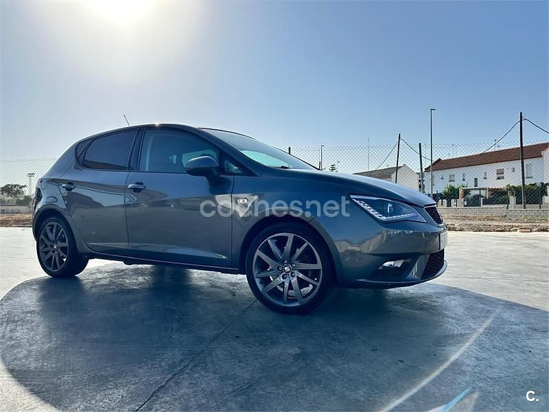 Usado Seat Ibiza FR 105 CV (77 kW) 2015 Gris / plata Berlina