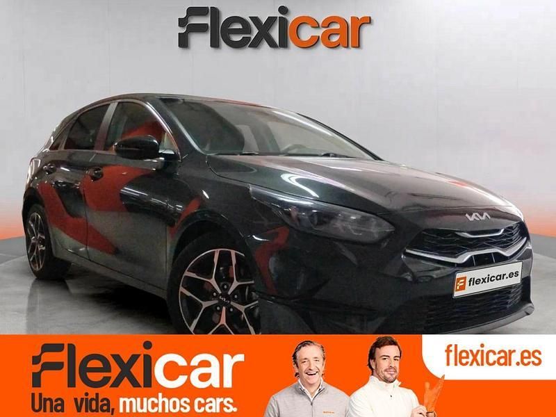 Gris Usado 2023 Kia Ceed GT-Line Utilitario | 22.890 € (Caro) - Imagen 1/4