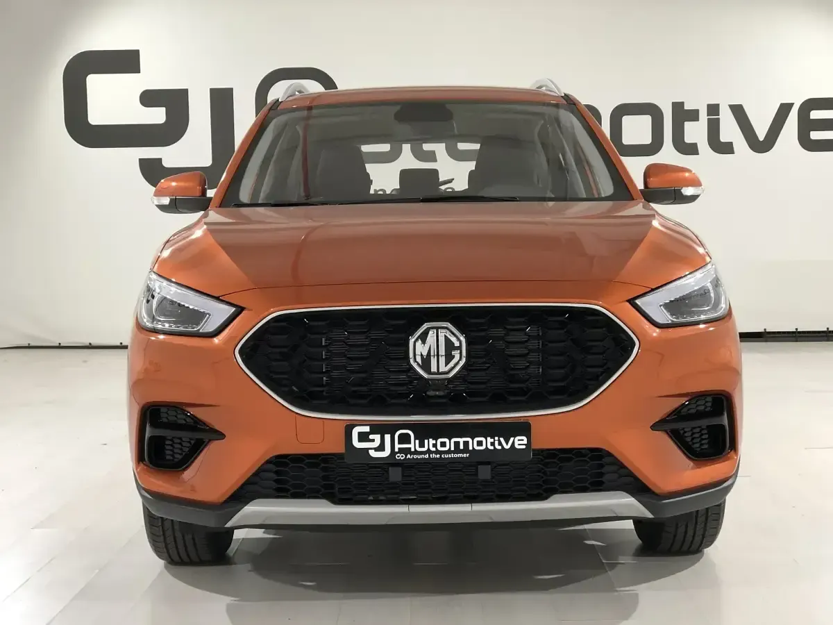 Usado MG ZS Comfort 106 CV (77 kW) 2023 Naranja Berlina