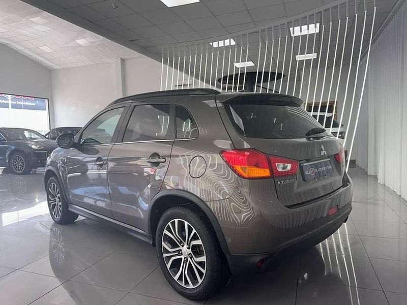 Usado Mitsubishi ASX Motion 117 CV (86 kW) 2018 Marrón SUV