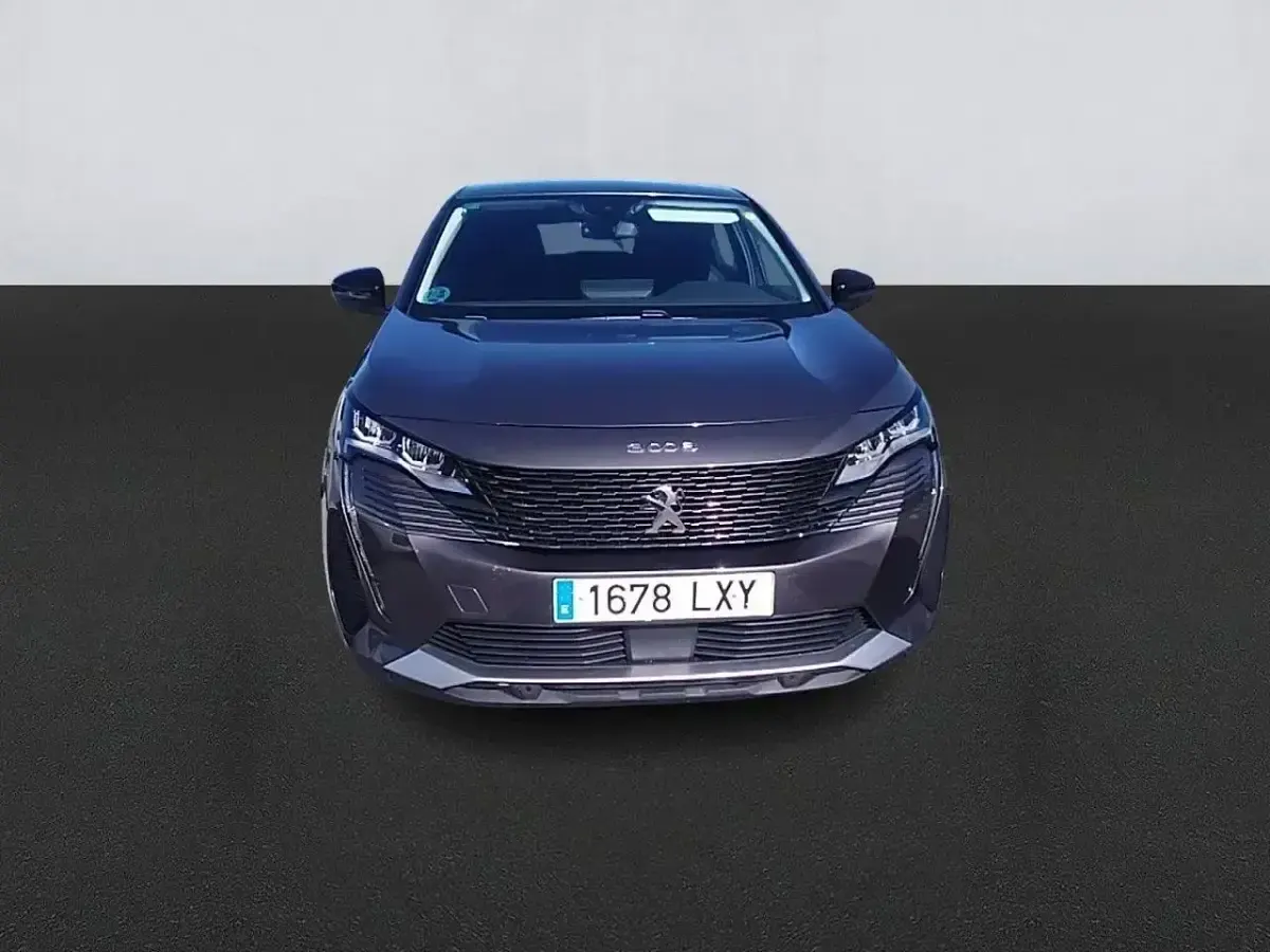 Usado Peugeot 3008 Active 131 CV (96 kW) 2022 Gris / plata SUV