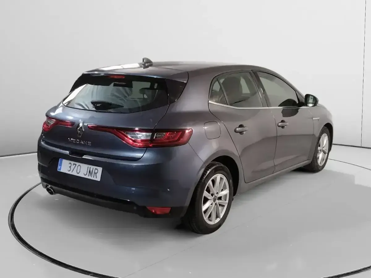 Usado Renault Mégane Zen 132 CV (97 kW) 2016 Gris Utilitario