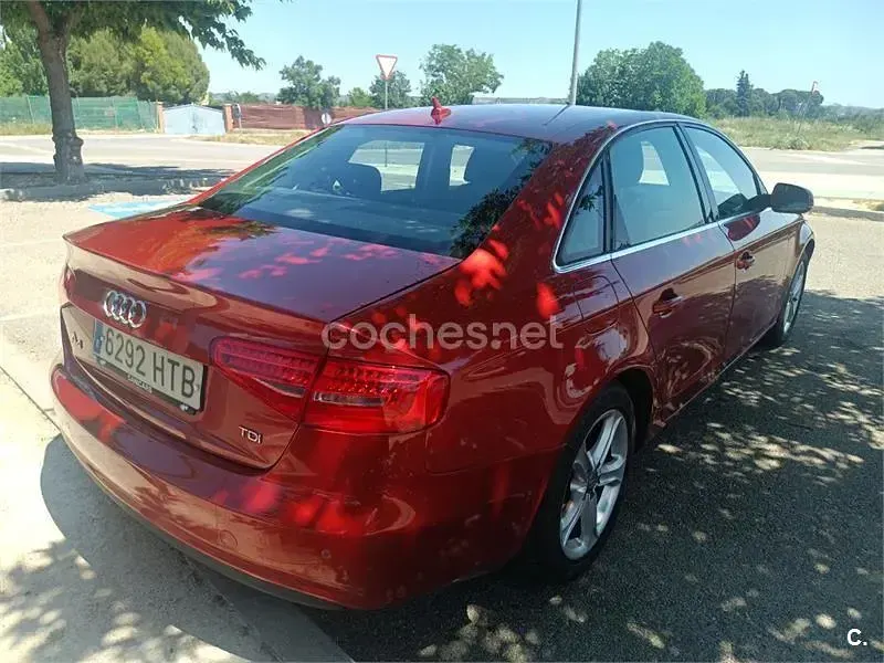 Usado Audi A4 150 CV (110 kW) 2013 Rojo Berlina