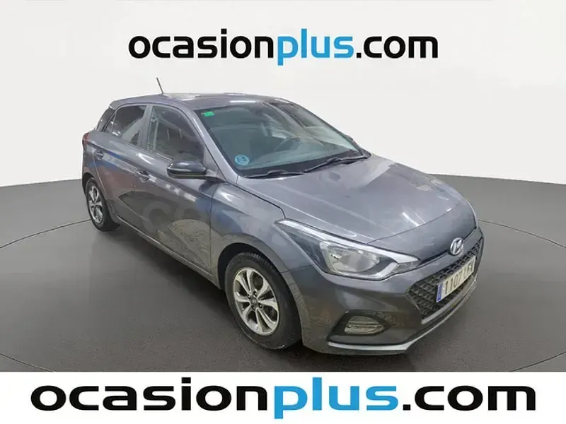 Usado Hyundai i20 84 CV (61 kW) 2020 Gris / plata Utilitario