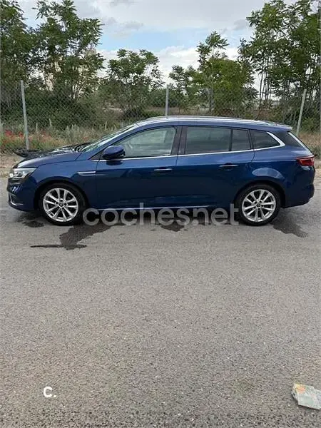 Używany Renault Mégane GrandTour Zen 150 KM (110 kW) 2019 Niebieski Kombi