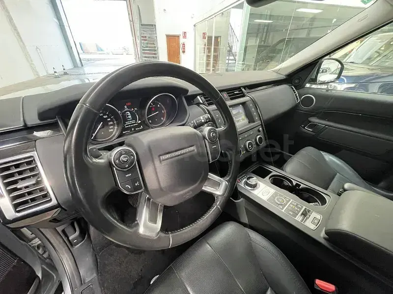 Usado Land Rover Discovery HSE Luxury 240 CV (176 kW) 2019 Gris / plata SUV