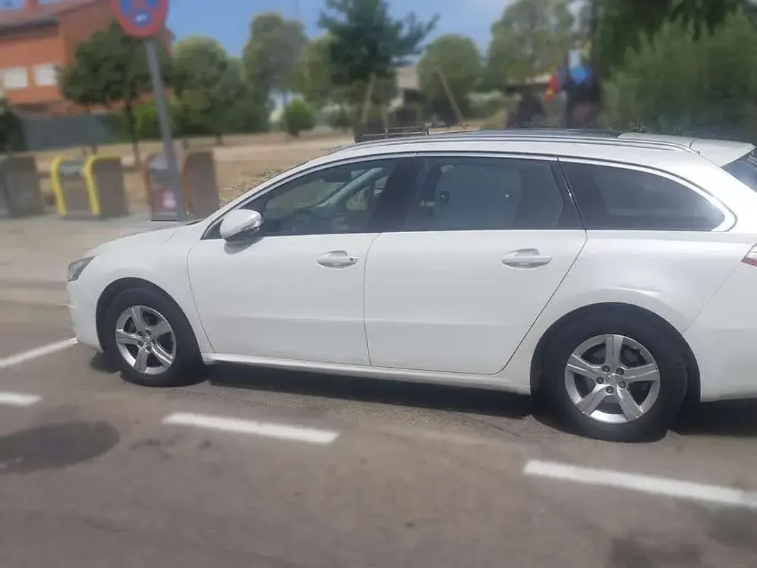 Usado Peugeot 508 SW Active 140 CV (102 kW) 2014 Blanco Familiar