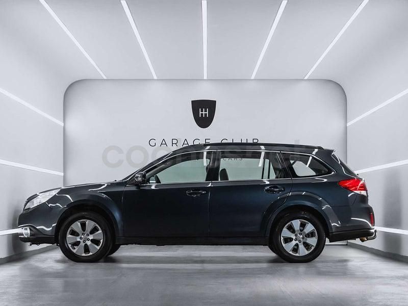 Usado Subaru Outback Premium 167 CV (122 kW) 2011 Gris / plata Familiar