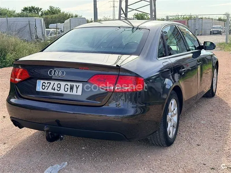 Usado Audi A4 160 CV (117 kW) 2010 Negro Berlina