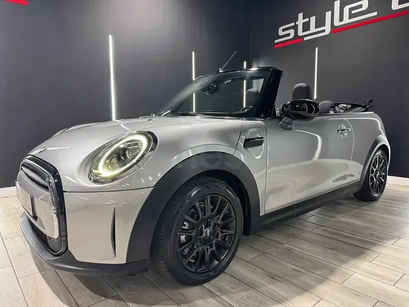 Usado Mini Cooper Cabriolet 136 CV (100 kW) 2023 Gris / plata Descapotable