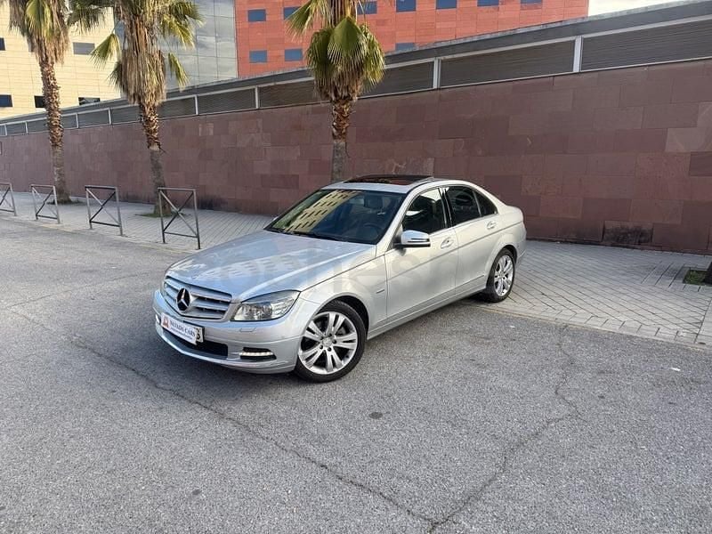 Usado Mercedes C220 Avantgarde 170 HP (125 kW) 2011 Cinzento Sedan