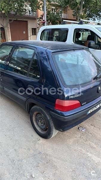 Usado Peugeot 106 58 CV (42 kW) 2003 Azul Utilitario