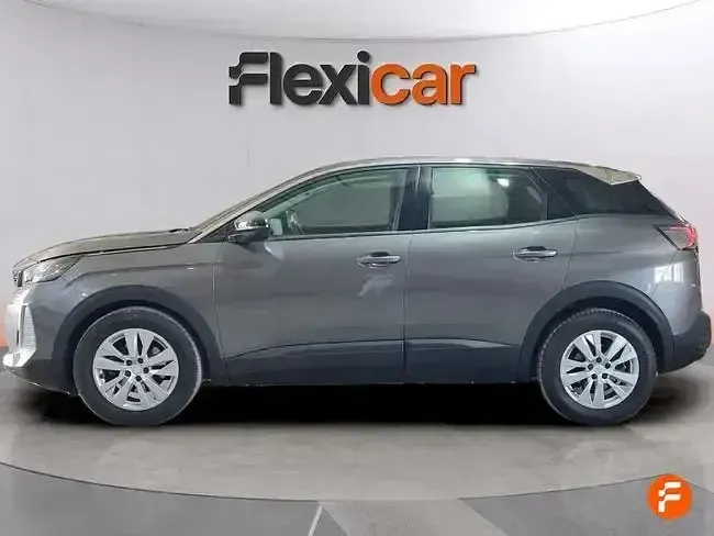 Usado Peugeot 3008 Active 130 CV (95 kW) 2022 Gris SUV