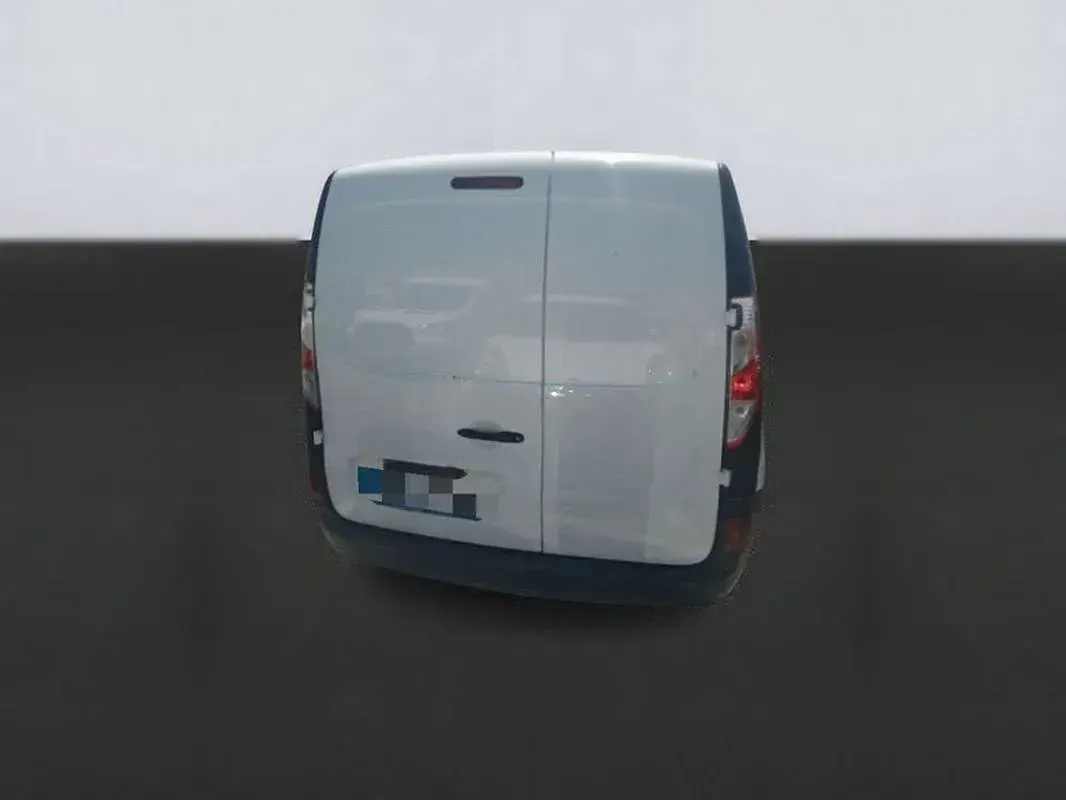 Usado Renault Kangoo 89 kW (122 CV) 2022 Blanco Monovolumen