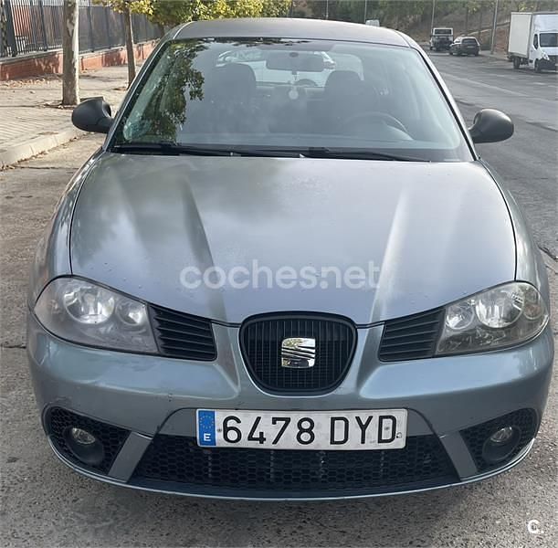 Gris / plata Usado 2006 Seat Ibiza Reference Berlina | 4000 € (Precio justo) - Imagen 1/4