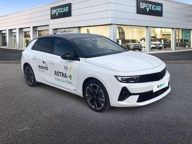 Usado Opel Astra 116 kW (158 CV) 2023 Blanco Familiar